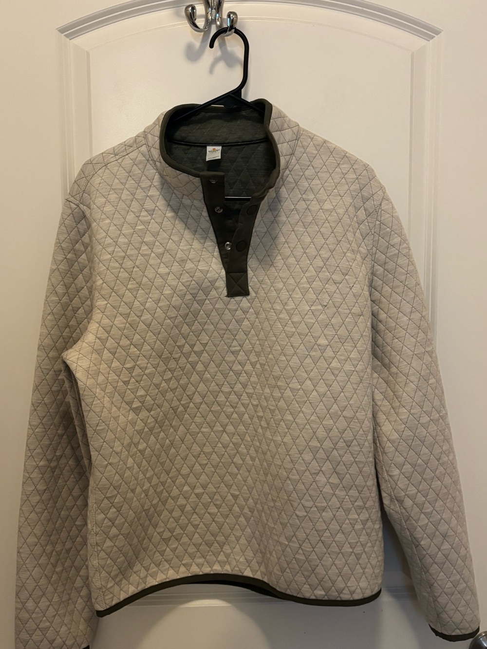 Marine Layer Reversible Quilted Lightweight Shirt Jacket in Cream and Olive Trim